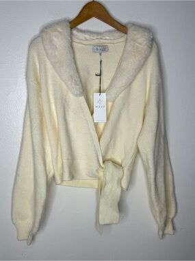 NWT WAYF Wrap Sweater fur colar Sz M
